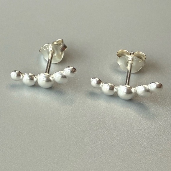 Sterling Silver Curved Beaded Bar Simple Stud Earrings - Picture 4 of 7